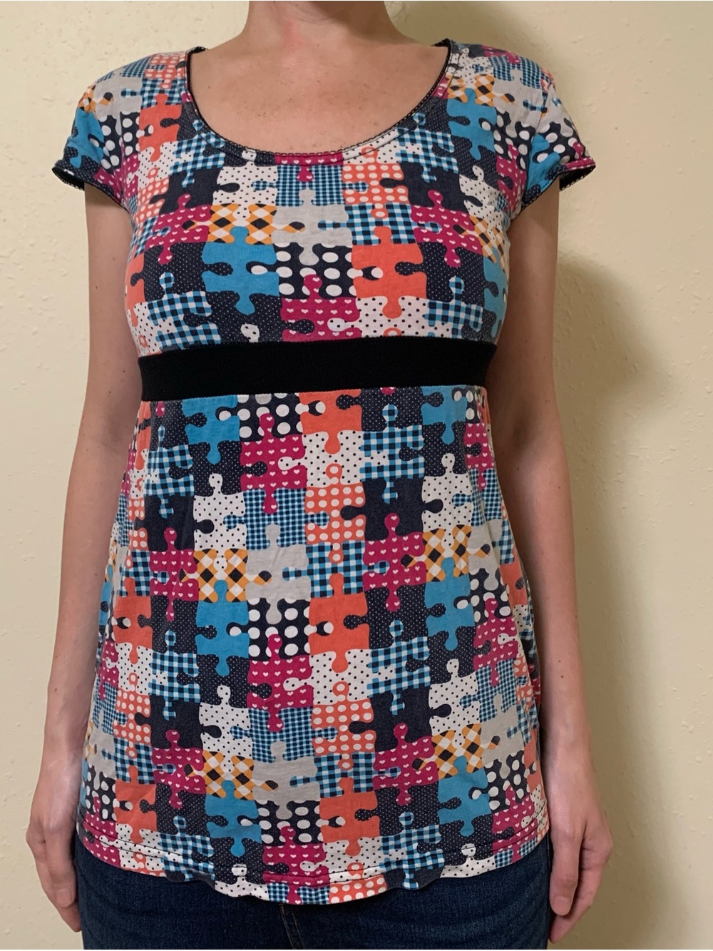 Puzzle-Print Short Sleeve Empire Tee in Multi-Color